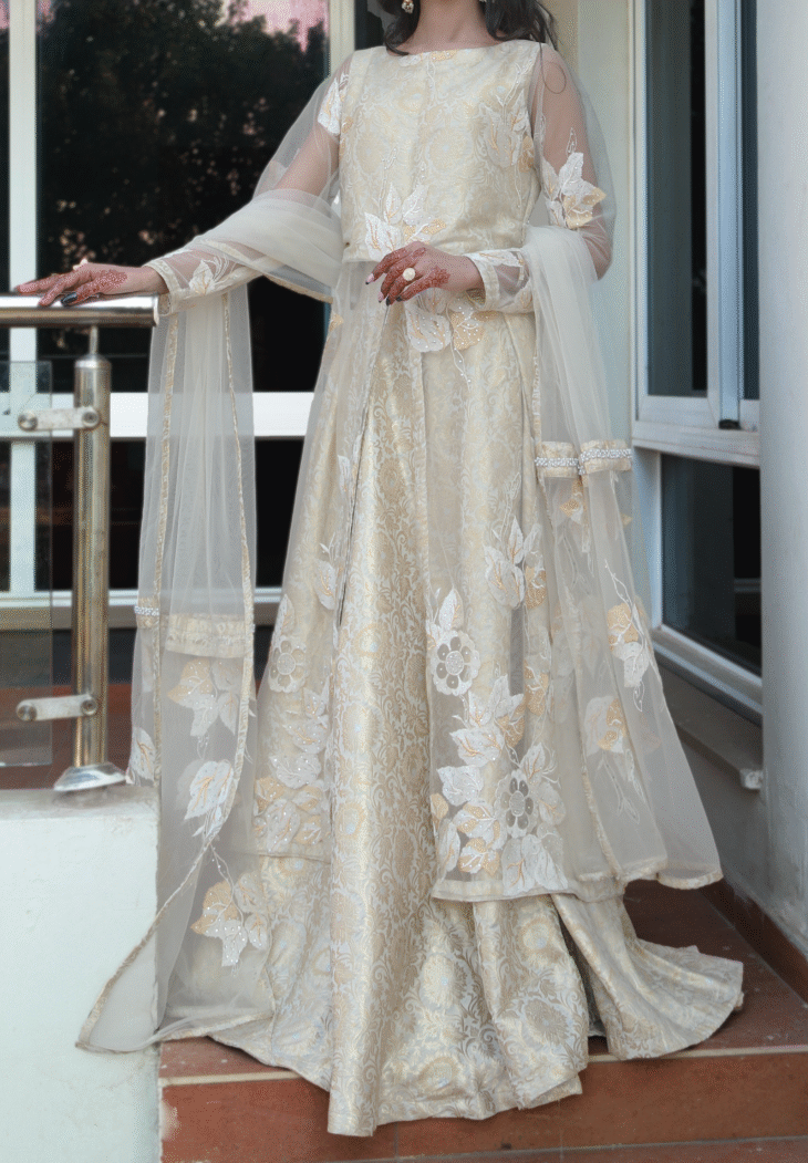 3 Piece Luxury Silk and Net Lehenga - Image 2