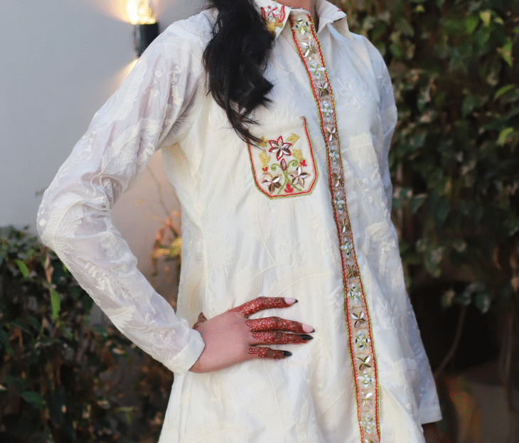 2-Piece Elegant Embroidered Organza Kurta with Gold Brocade Pants - Image 4
